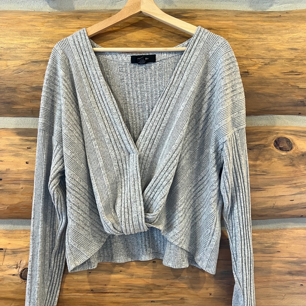 Forever 21 Gray V Neck Long Sleeve